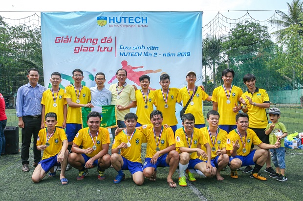 Đội bóng Cựu sinh viên 2010 giành ngôi Vô địch giải bóng đá Cựu sinh viên HUTECH 2019 36