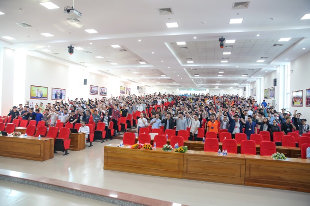 1300 sinh viên HUTECH tham dự hội thảo kỹ năng chinh phục nhà tuyển dụng 10