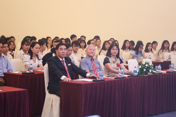 Hoc-ky-doanh-nghiep-hutech