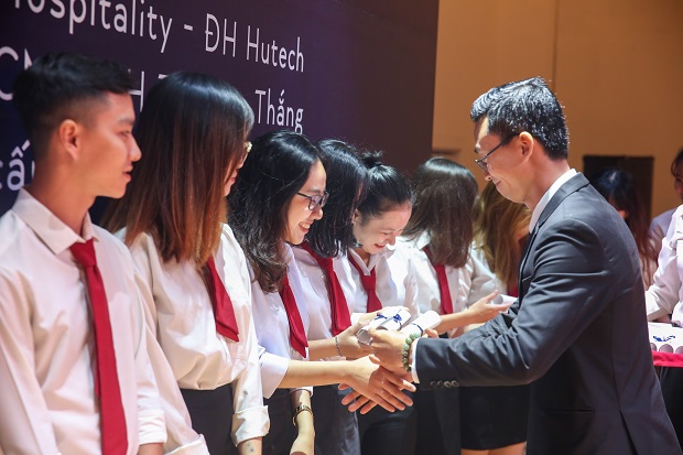 Hoc-ky-doanh-nghiep-hutech