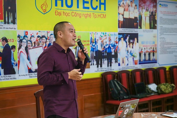 Lắng nghe âm thanh nhạc cụ dân gian Việt Nam cùng sinh viên HUTECH 19