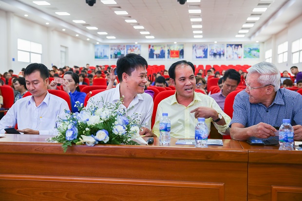 Sinh viên Kiến trúc - Mỹ thuật tìm hiểu “Giải pháp sàn phẳng lõi rỗng vượt nhịp lớn S-VRO” 11