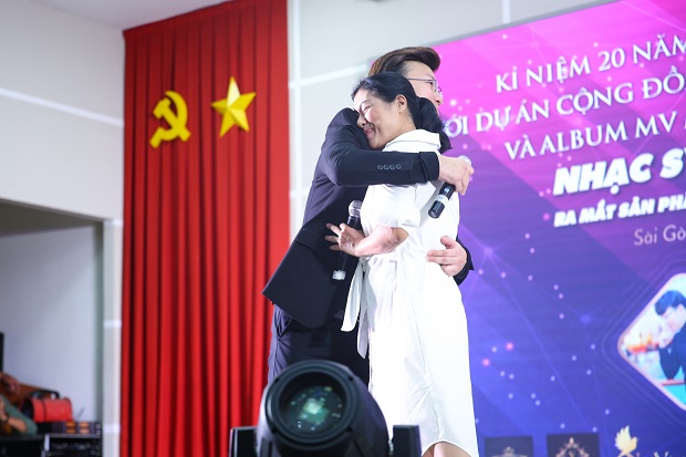 HUTECH bùng nổ “Trái tim yêu thương” cùng dàn sao Việt nổi tiếng 30