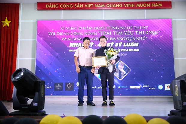 HUTECH bùng nổ “Trái tim yêu thương” cùng dàn sao Việt nổi tiếng 100