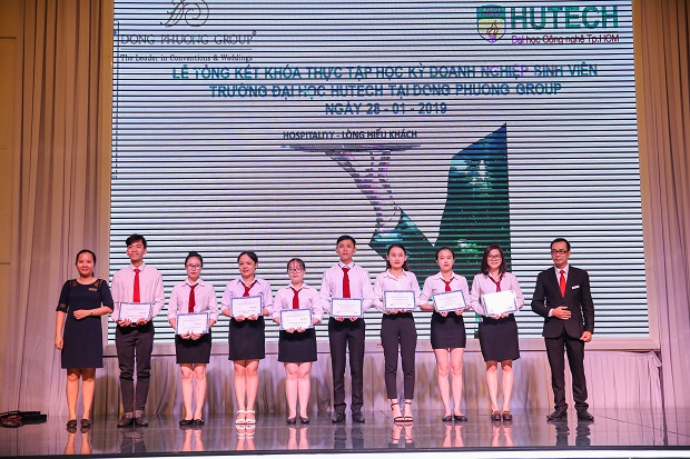 Dong Phuong Group highly evaluate HUTECH students 57