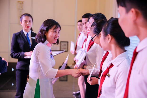 Dong Phuong Group highly evaluate HUTECH students 63