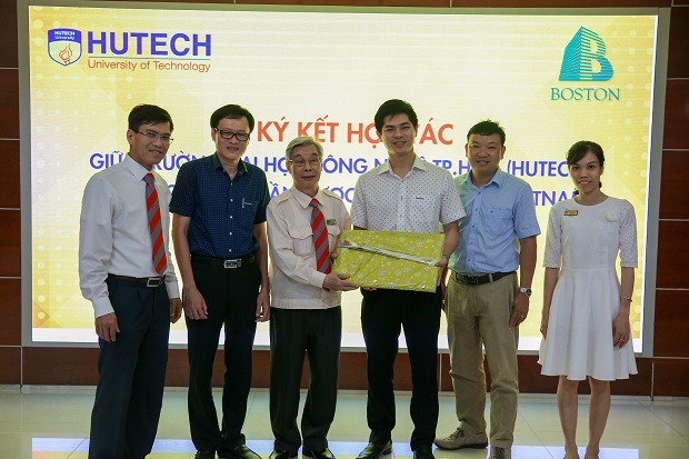 HUTECH ký kết hợp tác với Công ty Cổ phần Dược phẩm Boston Vietnam 36