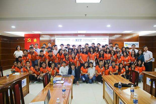 Sinh viên K.I.T (Nhật Bản) cùng học, cùng giao lưu văn hóa với Sinh viên VJIT 40
