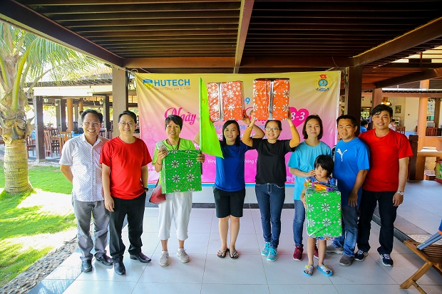 CB - GV - NV nữ HUTECH giao lưu kỷ niệm ngày 8/3 tại KDL Hương Phong - Hồ Cốc 74