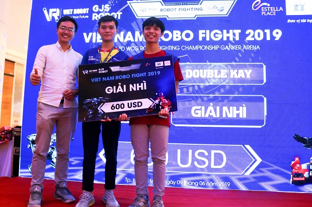 Vô địch Việt Nam ROBO FIGHT, sinh viên VJIT - HUTECH giành vé dự Chung kết thế giới WCG 56