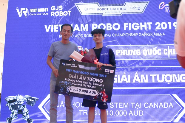 Vô địch Việt Nam ROBO FIGHT, sinh viên HUTECH giành vé dự Chung kết thế giới WCG 62