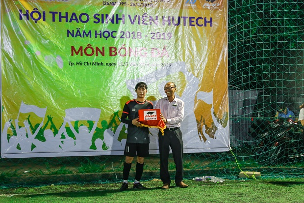 Hội thao Sinh viên 2019: Khoa Quản trị kinh doanh giành “cú đúp” vô địch môn Bóng đá 76
