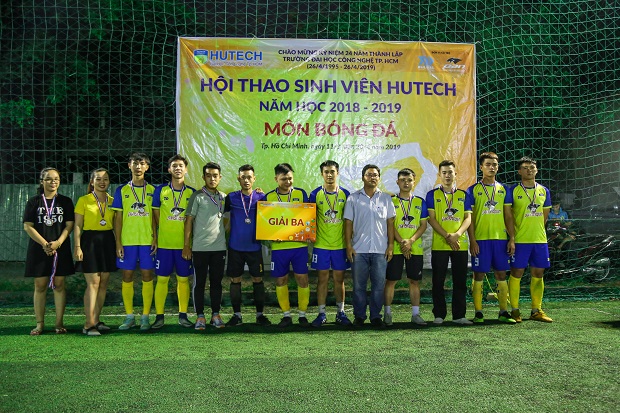 Hội thao Sinh viên 2019: Khoa Quản trị kinh doanh giành “cú đúp” vô địch môn Bóng đá 92