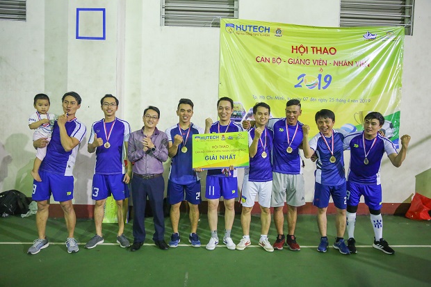 Hội thao Cán bộ - Giảng viên - Nhân viên: Ngôi vô địch Bóng chuyền xứng đáng cho Phòng Đào tạo - Khảo thí 110