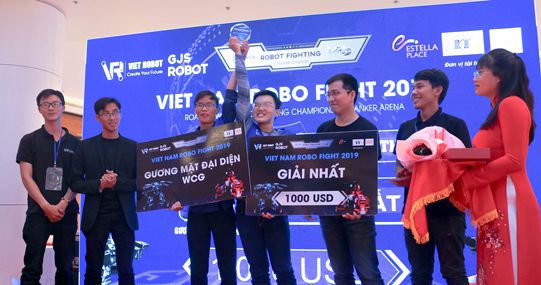 Vô địch Việt Nam ROBO FIGHT, sinh viên HUTECH giành vé dự Chung kết thế giới WCG 5