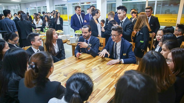 Sinh viên Đại học Cergy-Pontoise (Pháp) ấn tượng với “trải nghiệm HUTECH” từ International Mission 4