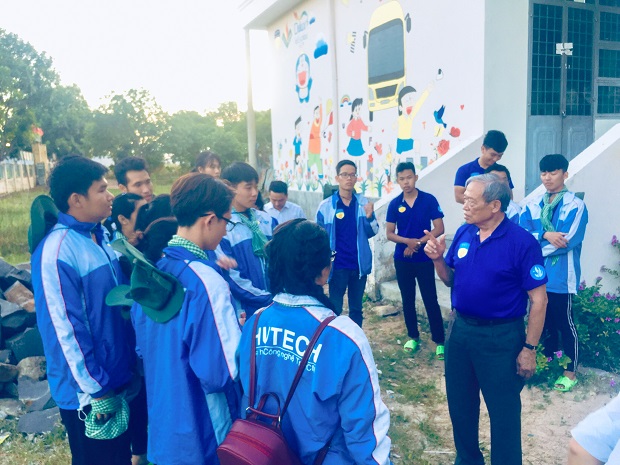 TS. Kiều Tuân thăm các chiến sĩ “Mùa hè xanh HUTECH 2019” tại mặt trận Gia Lai 56