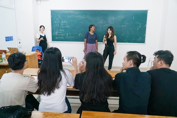 Sinh viên Nhật Bản học và sinh viên ĐH Hosei cùng nghiên cứu văn hóa & ngôn ngữ hai quốc gia 10