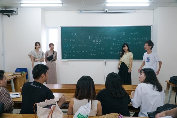 Sinh viên Nhật Bản học và sinh viên ĐH Hosei cùng nghiên cứu văn hóa & ngôn ngữ hai quốc gia 23
