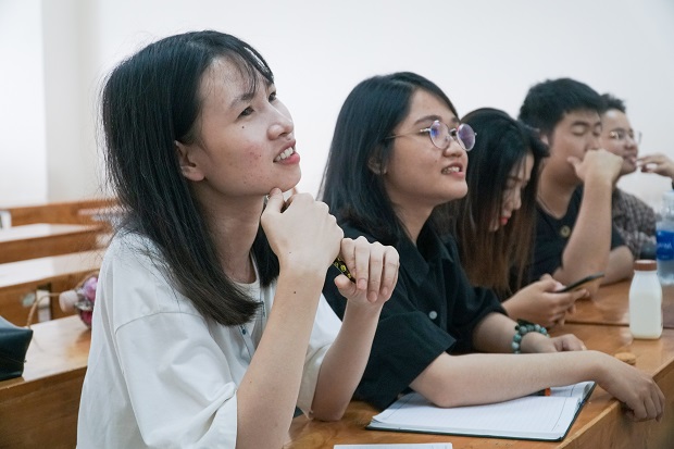 Sinh viên Nhật Bản học và sinh viên ĐH Hosei cùng nghiên cứu văn hóa & ngôn ngữ hai quốc gia 37