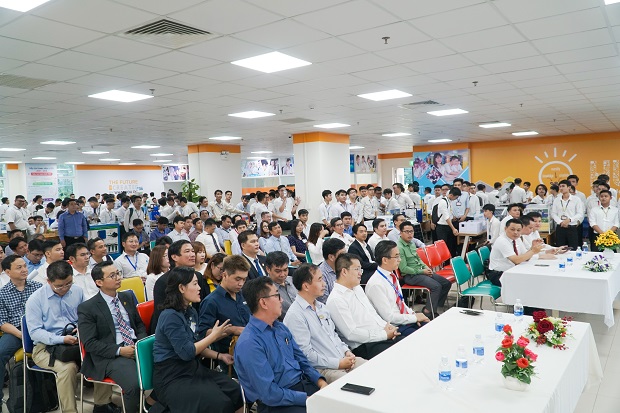 The exciting HUTECH TECHSHOW 2019 with more than 200 graduation projects of HUTECH Institute of Engineering students 12