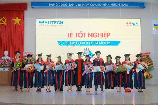 HUTECH trang trọng tổ chức Lễ trao bằng tốt nghiệp đợt tháng 9/2019 63