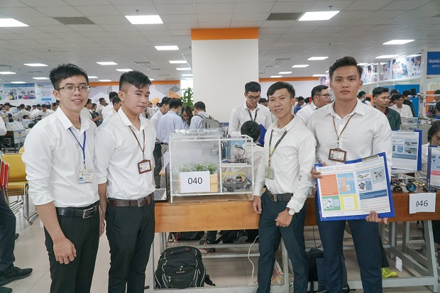 The exciting HUTECH TECHSHOW 2019 with more than 200 graduation projects of HUTECH Institute of Engineering students 87