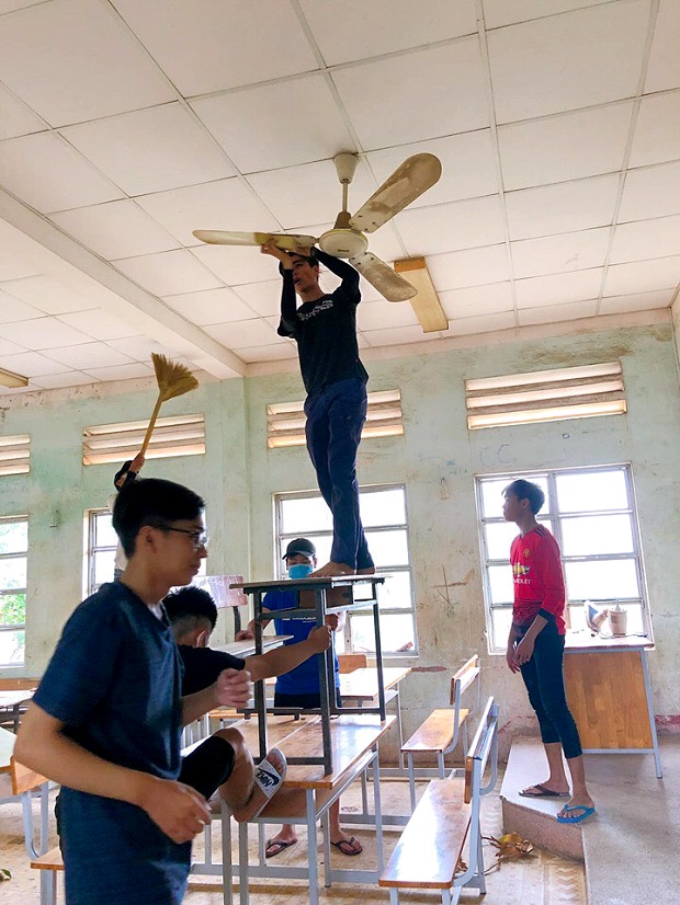 Volunteer project “For Children” puts on a new look for Binh Duc Middle School 72
