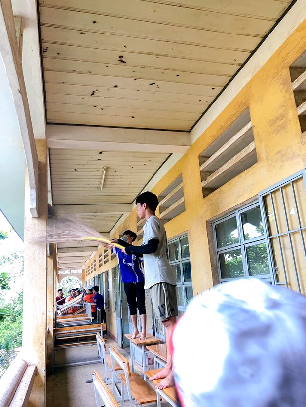 Volunteer project “For Children” puts on a new look for Binh Duc Middle School 74