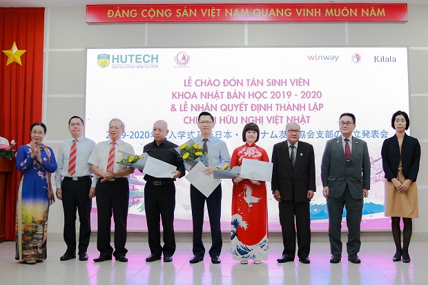 Ra mắt Chi hội hữu nghị Việt - Nhật: “Lời chào” ý nghĩa cho tân binh khoa Nhật Bản học HUTECH 90