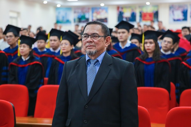 Trang trọng lễ tốt nghiệp chương trình BBA, MBA Đại học Mở Malaysia (OUM) 25