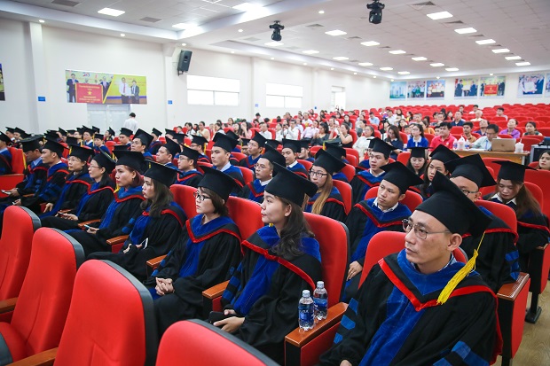 Trang trọng lễ tốt nghiệp chương trình BBA, MBA Đại học Mở Malaysia (OUM) 10
