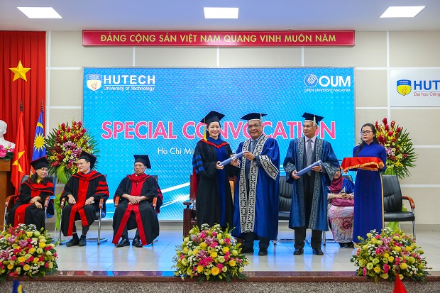 Trang trọng lễ tốt nghiệp chương trình BBA, MBA Đại học Mở Malaysia (OUM) 68