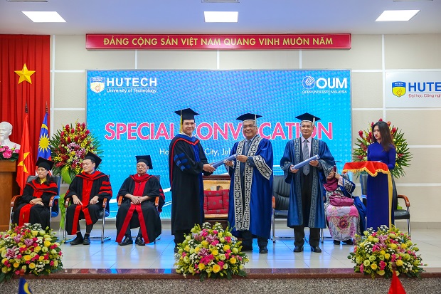 Trang trọng lễ tốt nghiệp chương trình BBA, MBA Đại học Mở Malaysia (OUM) 77