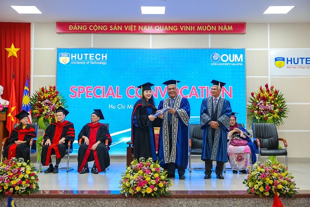 Trang trọng lễ tốt nghiệp chương trình BBA, MBA Đại học Mở Malaysia (OUM) 80