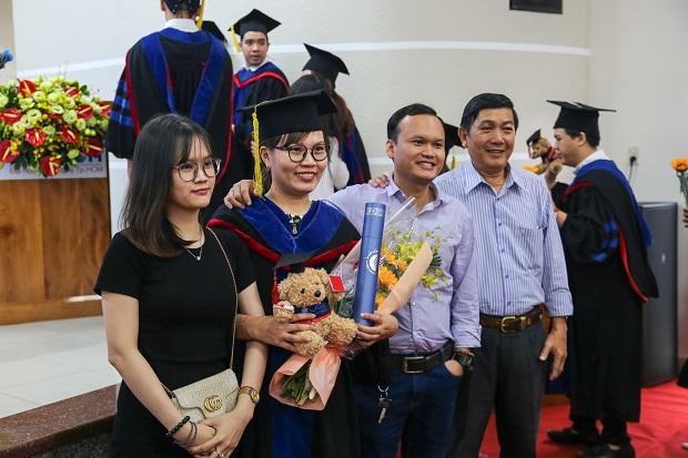 Trang trọng lễ tốt nghiệp chương trình BBA, MBA Đại học Mở Malaysia (OUM) 109