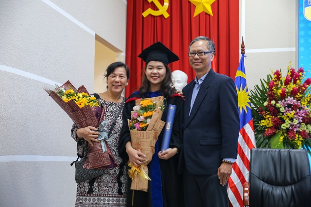 Trang trọng lễ tốt nghiệp chương trình BBA, MBA Đại học Mở Malaysia (OUM) 106