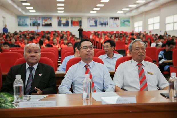 Ra mắt Chi hội hữu nghị Việt - Nhật: “Lời chào” ý nghĩa cho tân binh khoa Nhật Bản học HUTECH 28