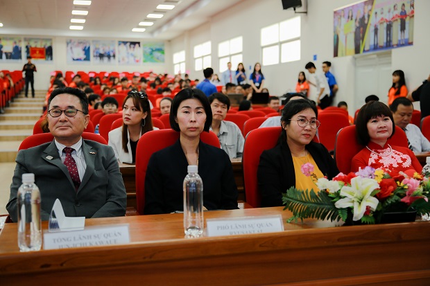 Ra mắt Chi hội hữu nghị Việt - Nhật: “Lời chào” ý nghĩa cho tân binh khoa Nhật Bản học HUTECH 17
