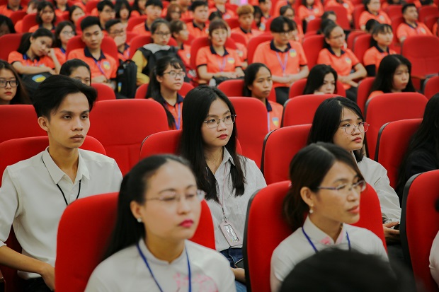 Ra mắt Chi hội hữu nghị Việt - Nhật: “Lời chào” ý nghĩa cho tân binh khoa Nhật Bản học HUTECH 112