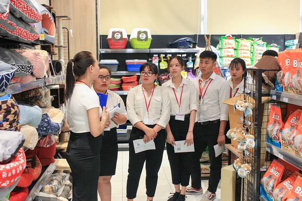 Sinh viên VJIT trải nghiệm cách quản lý, vận hành Trung tâm mua sắm AEON Mall 42