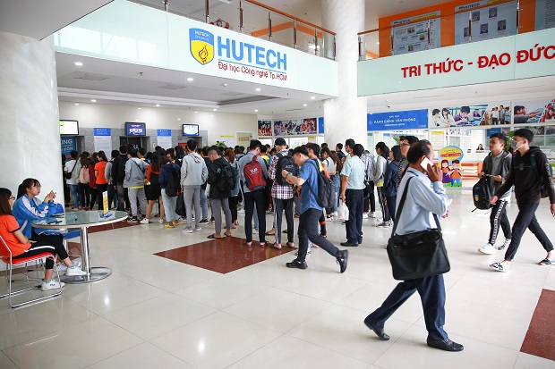 Sinh viên HUTECH chính thức bắt đầu năm học 2019 - 2020 101