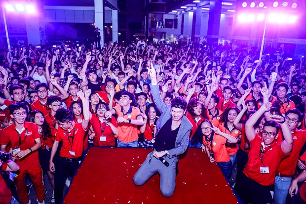 Hiền Hồ sẽ cùng sinh viên HUTECH khuấy động sân khấu Đêm hội văn hóa chào năm học mới 92