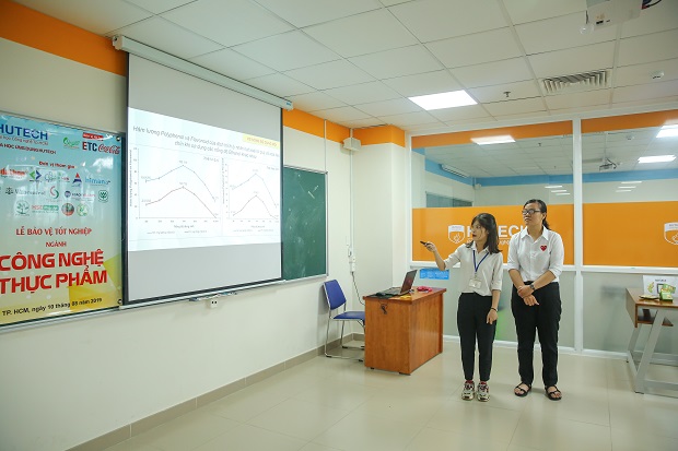 Students from HUTECH Institute of Applied Sciences showcase their projects at the “2019 Graduation and Enterprise Connection Day” 99