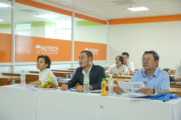 Students from HUTECH Institute of Applied Sciences showcase their projects at the “2019 Graduation and Enterprise Connection Day” 102