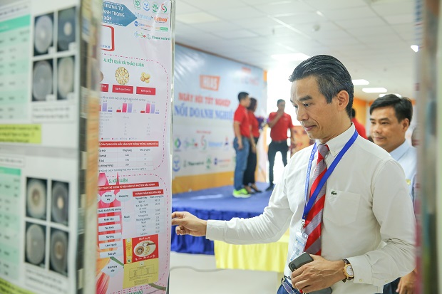 Students from HUTECH Institute of Applied Sciences showcase their projects at the “2019 Graduation and Enterprise Connection Day” 73