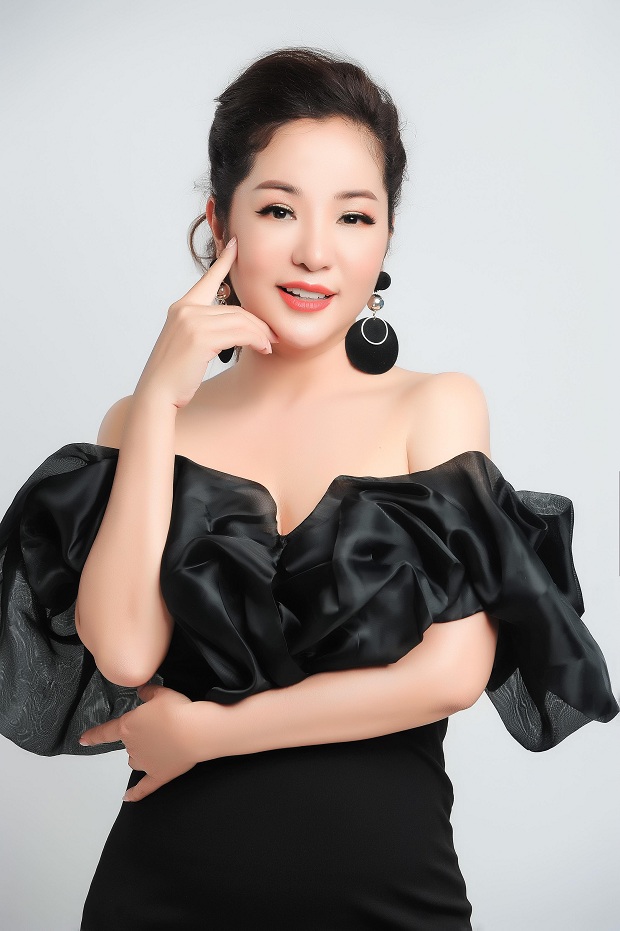 Hiền Hồ sẽ cùng sinh viên HUTECH khuấy động sân khấu Đêm hội văn hóa chào năm học mới 53