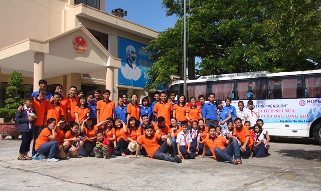 HUTECH YOUTH UNION TO VISIT LONG SON – VUNG TAU CITY 17