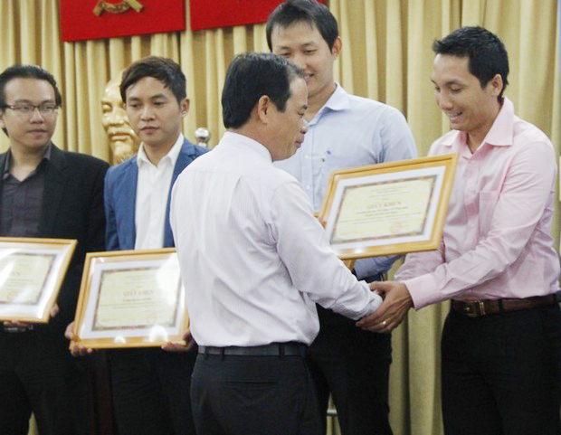 HUTECH vinh dự nhận Giấy khen của Sở GD&ĐT TP.HCM  8