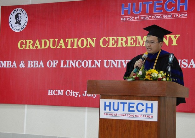 Lễ trao bằng tốt nghiệp chương trình hợp tác đào tạo quốc tế HUTECH - ĐH Lincoln (Hoa Kỳ) 6